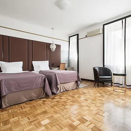 Majestic Hotel 4*
