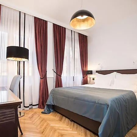Hotel Majestic 4*