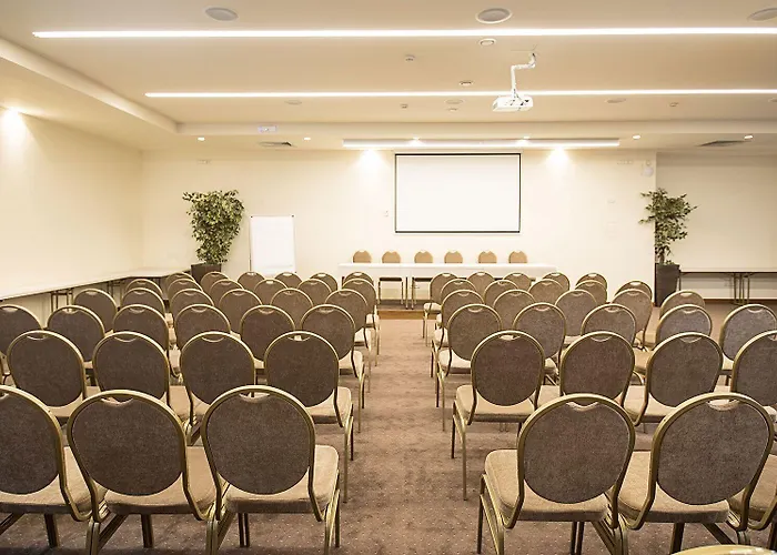 Отель Majestic 4*