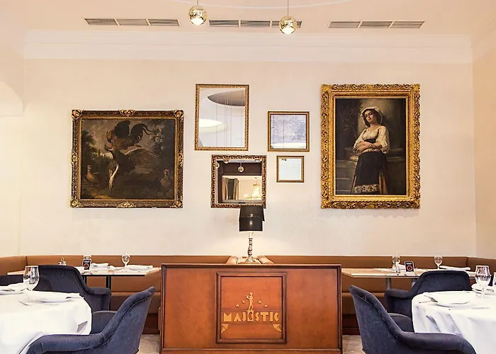 Отель Majestic 4*