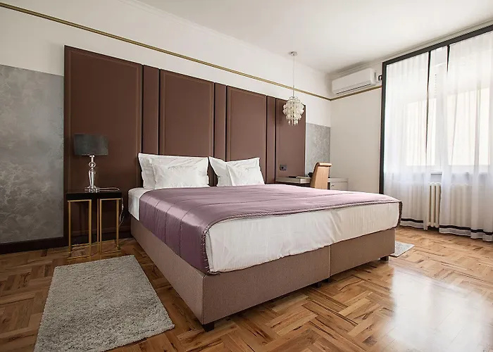 Отель Majestic 4*