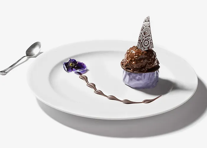 Отель Majestic 4*